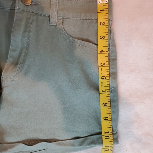NWOT Refuge Khaki Jean Shorts* - Picture 6 of 7